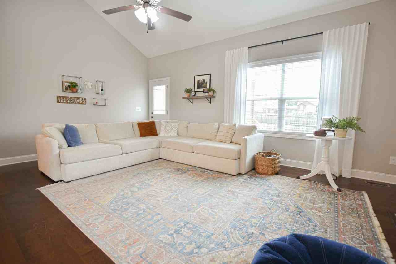 2072 Jackie Lorraine Dr - Photo 3 of 19