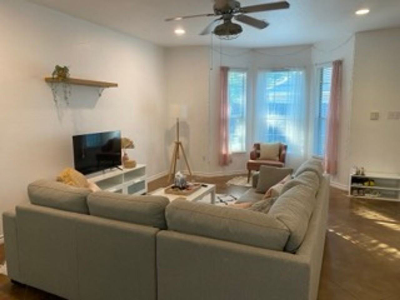 2009 S 10th St - Photo 2 of 11