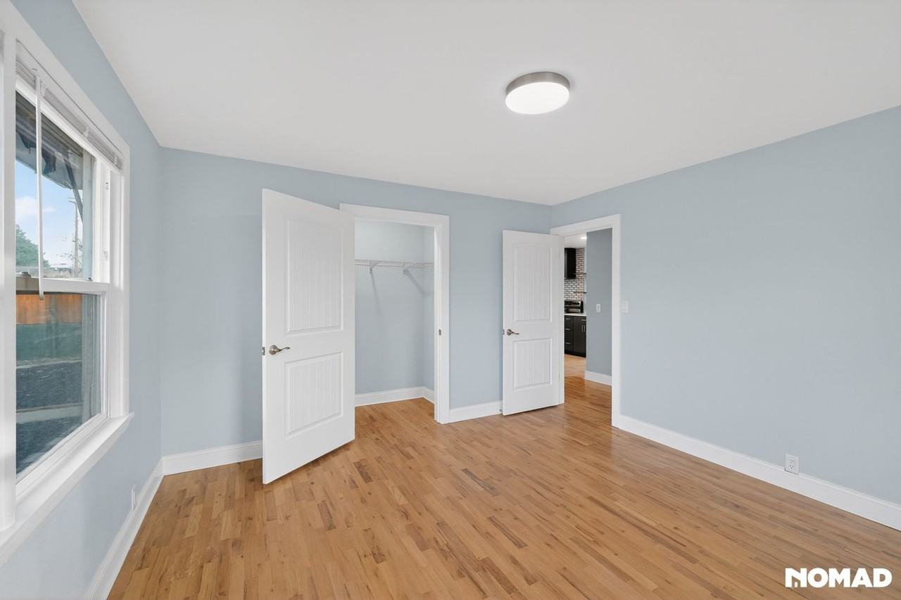 785 Eastmont Ave - Photo 5 of 32