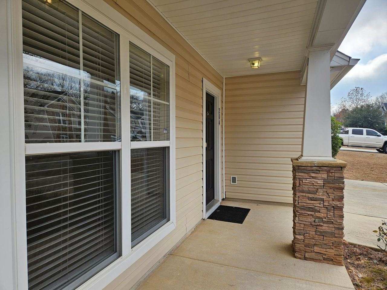 204 Hammock Dr - Photo 3 of 21