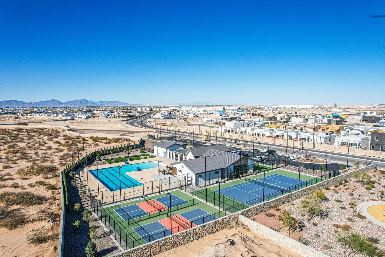 13340 Coldham St - Photo 2 of 50