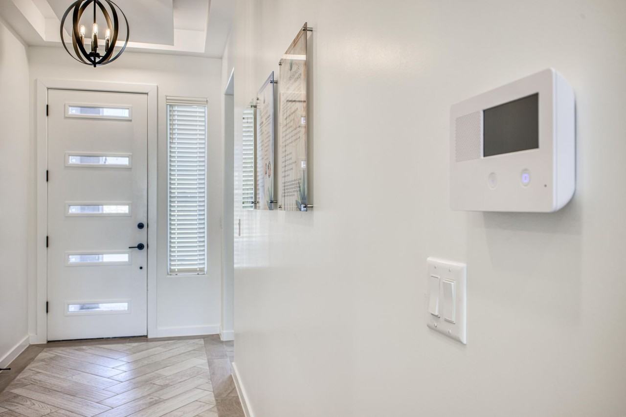 13340 Coldham St - Photo 6 of 50