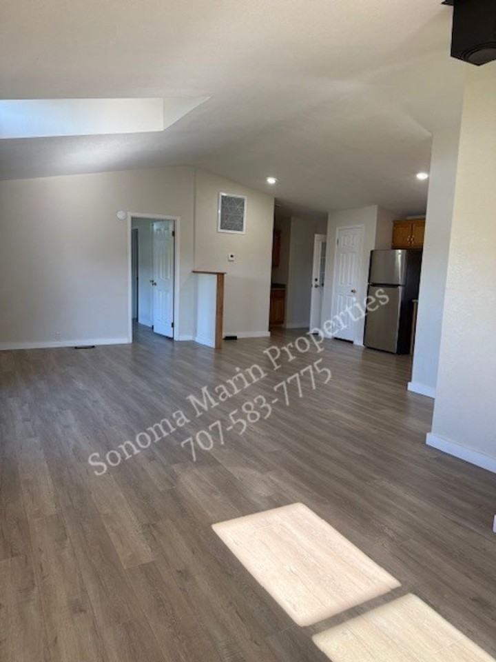 2412 Magnolia Ave - Photo 5 of 35