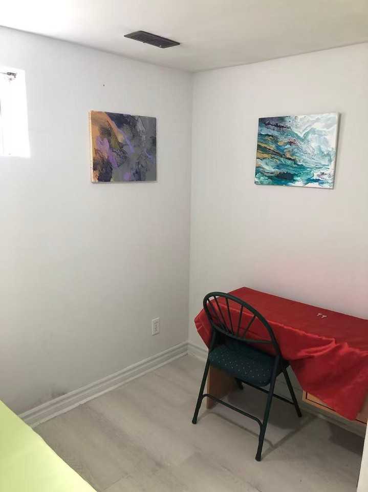 566 Caledonia Rd - Photo 3 of 14