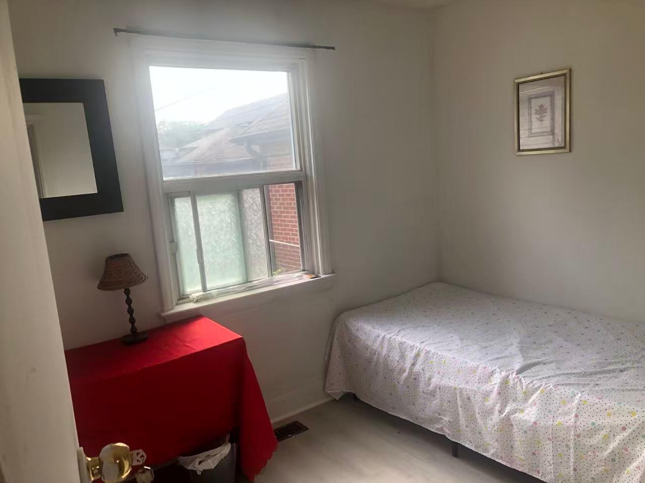 566 Caledonia Rd - Photo 5 of 14