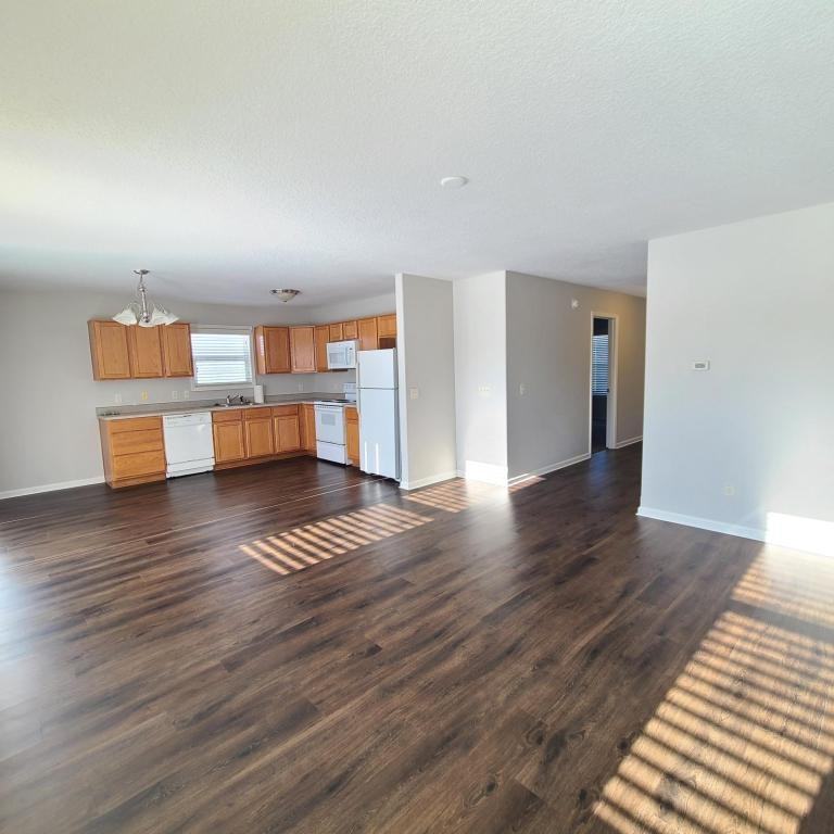 10192 Greenmoor Dr - Photo 3 of 17