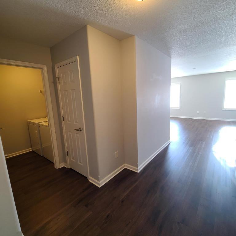 10192 Greenmoor Dr - Photo 5 of 17