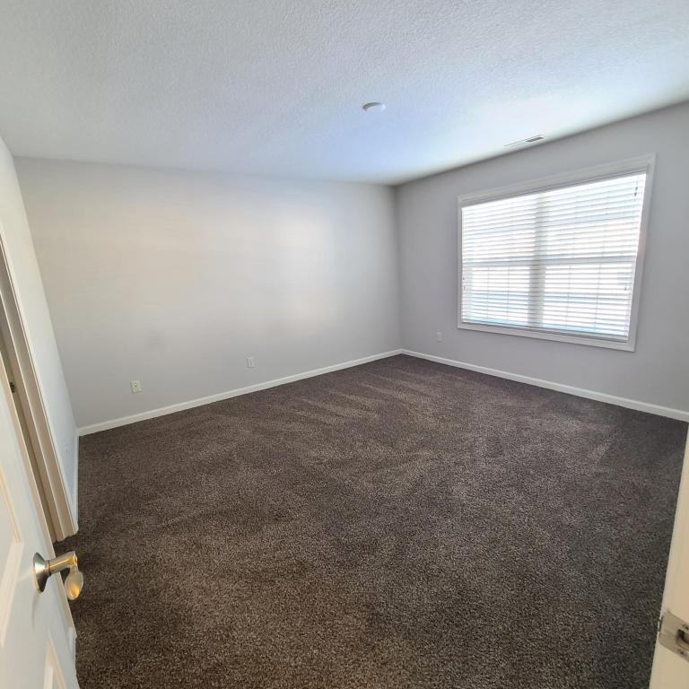 10192 Greenmoor Dr - Photo 7 of 17