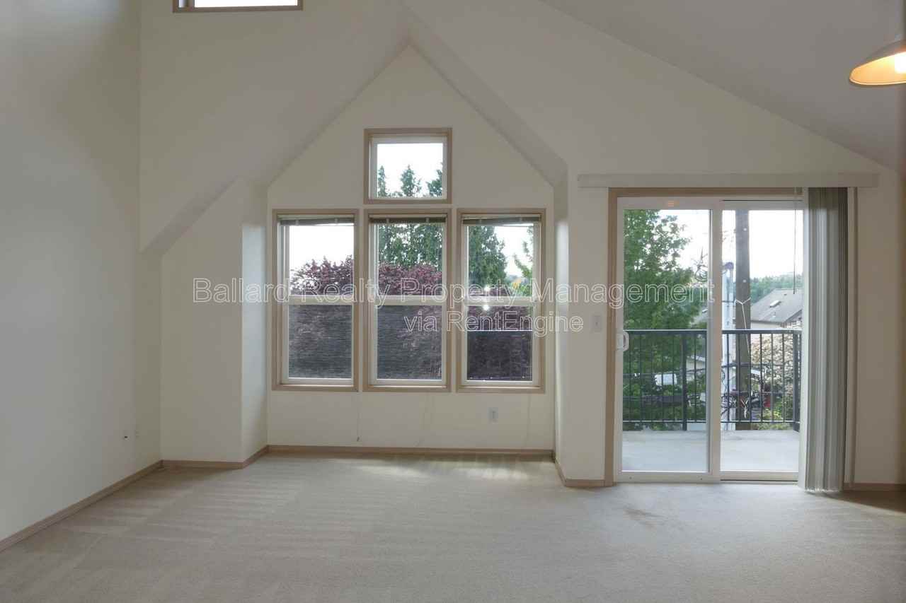 2616 Nw 58th St #304 - Photo 2 of 16