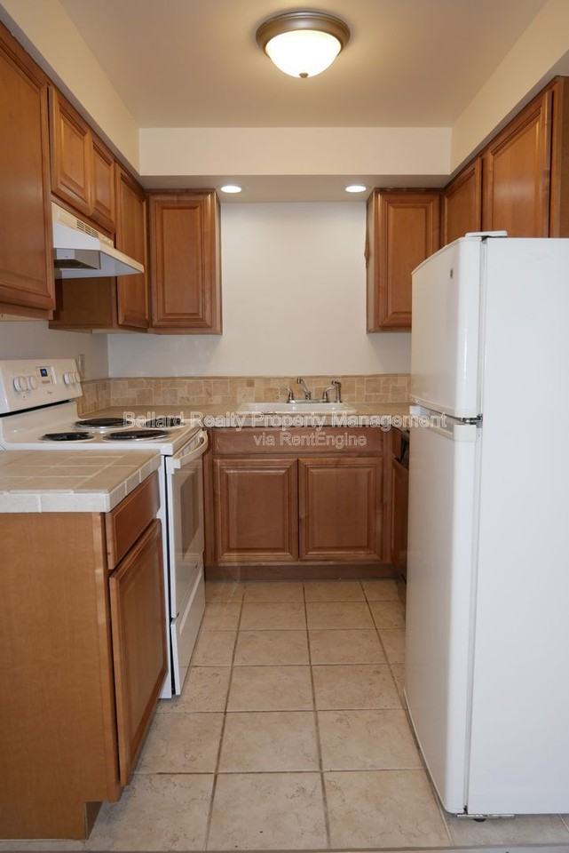 4517 Evanston Ave N - Photo 7 of 15