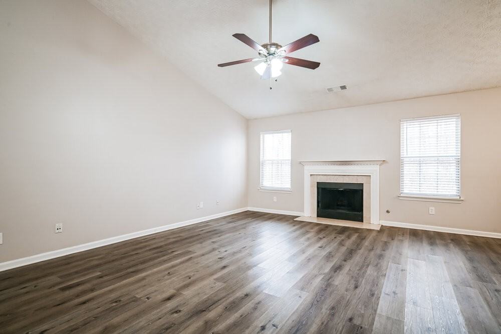 5324 Paddington Ln - Photo 3 of 16