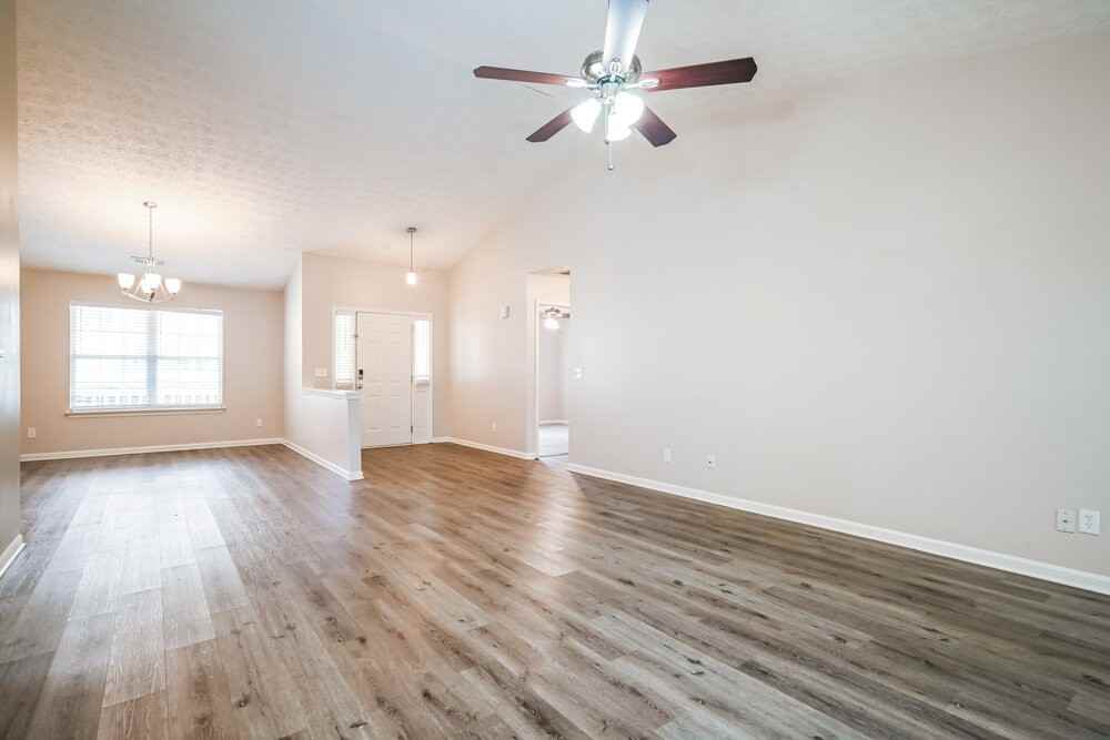 5324 Paddington Ln - Photo 4 of 16