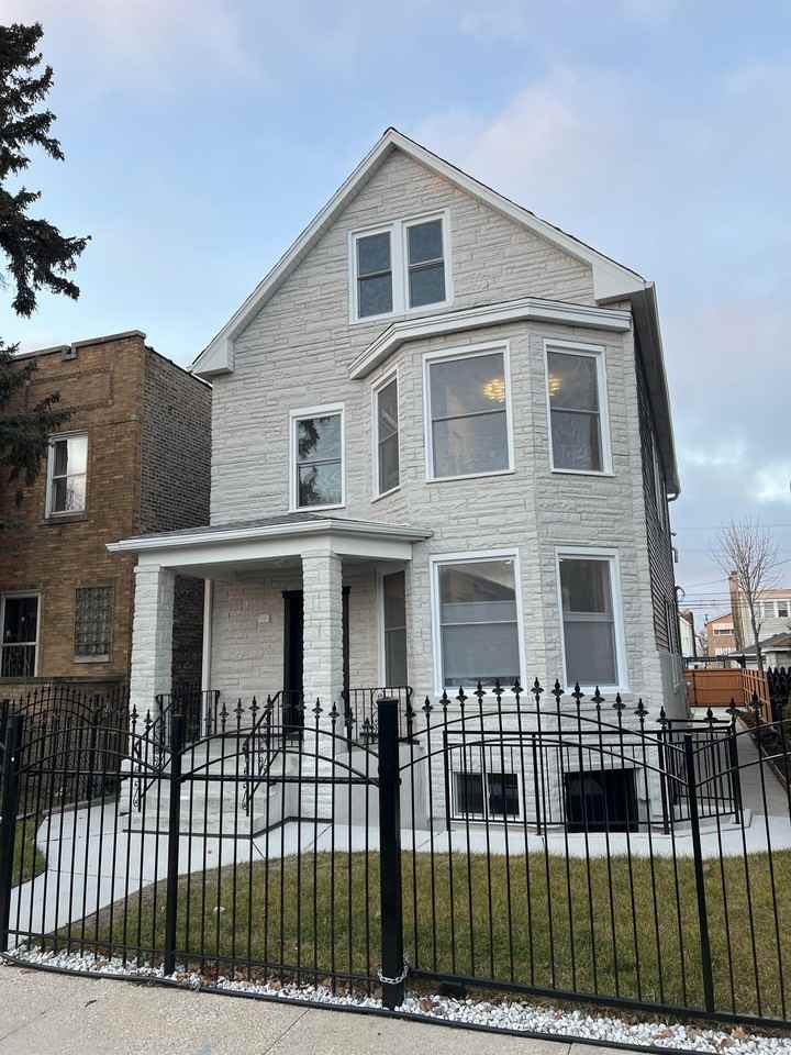 5148 W Henderson St #2 - Photo 2 of 22