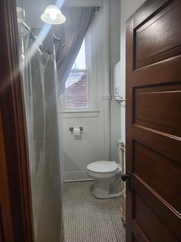 1363 Iowa St #3 - Photo 7 of 7