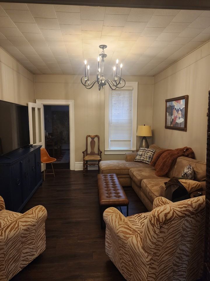 731 Bluff St - Photo 3 of 10