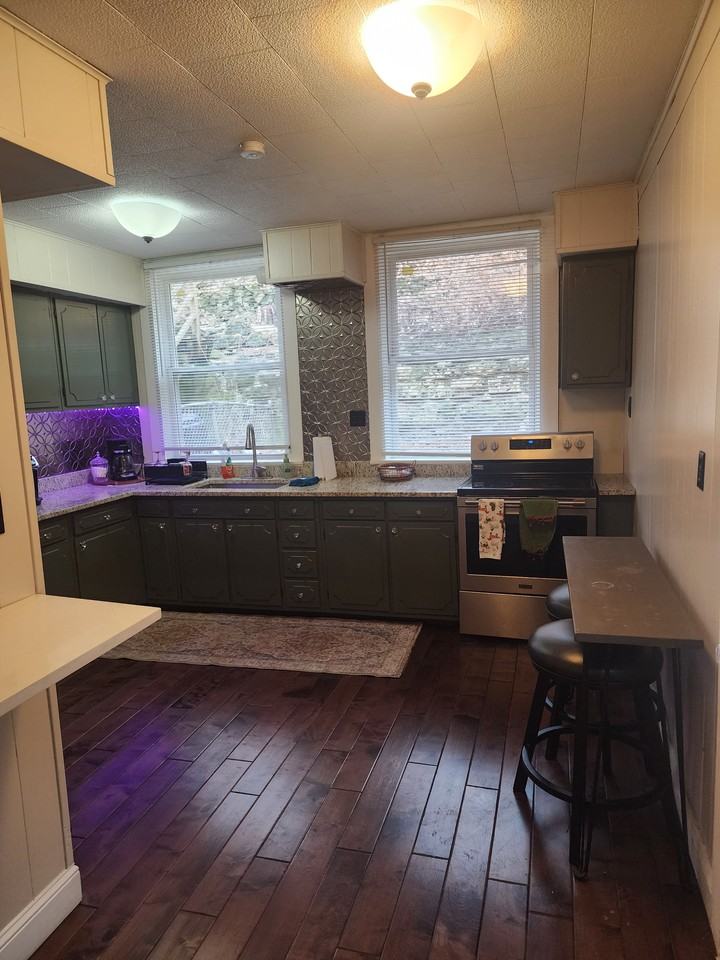 731 Bluff St - Photo 6 of 10