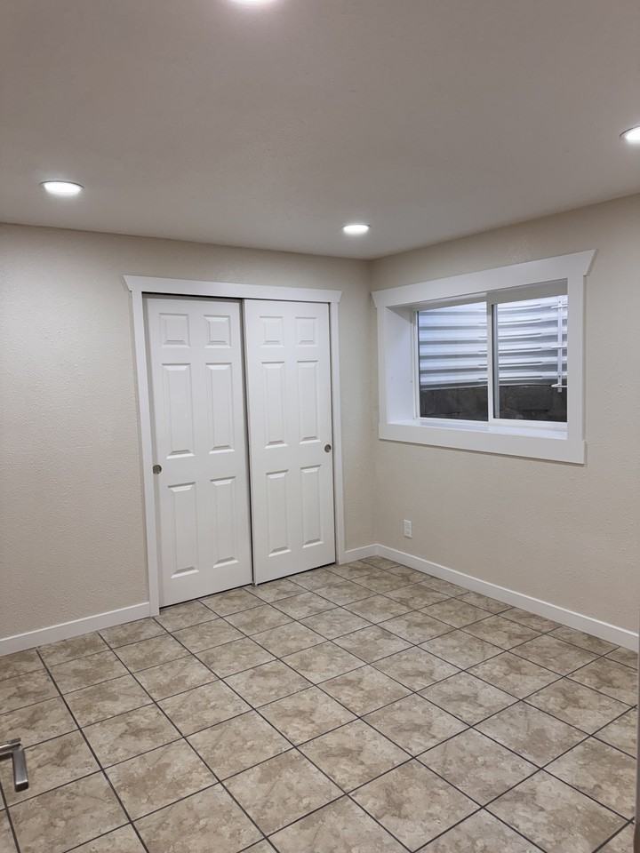 4406 W Payette Ave #C - Photo 5 of 13