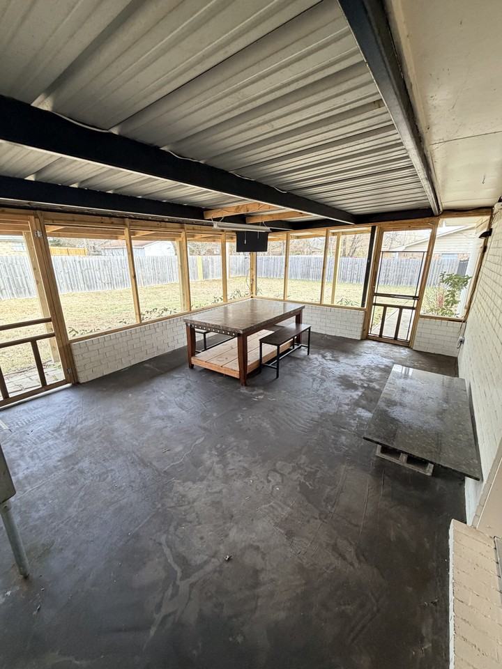 206 Oak St - Photo 5 of 18