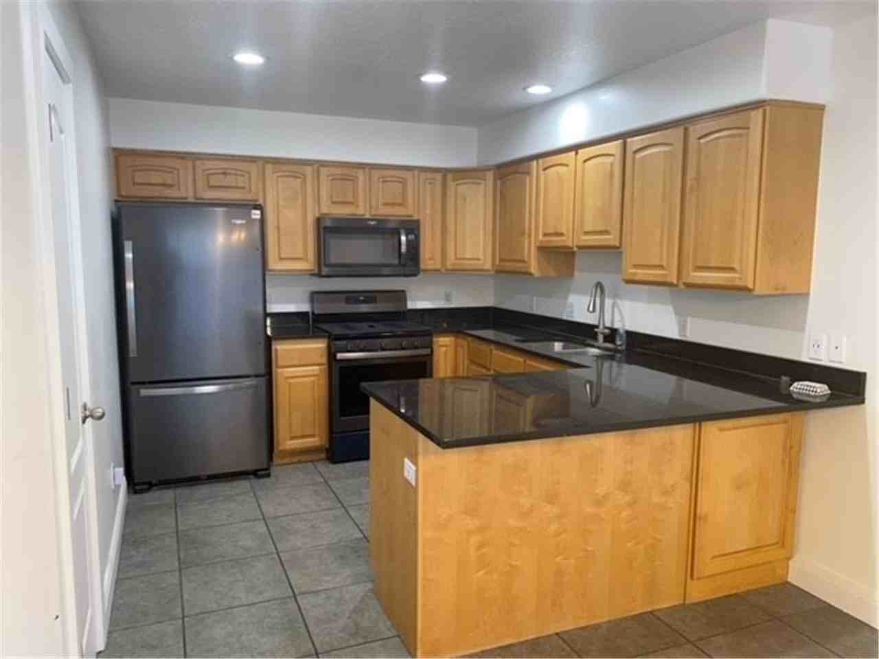 1255 Se - Photo 3 of 9