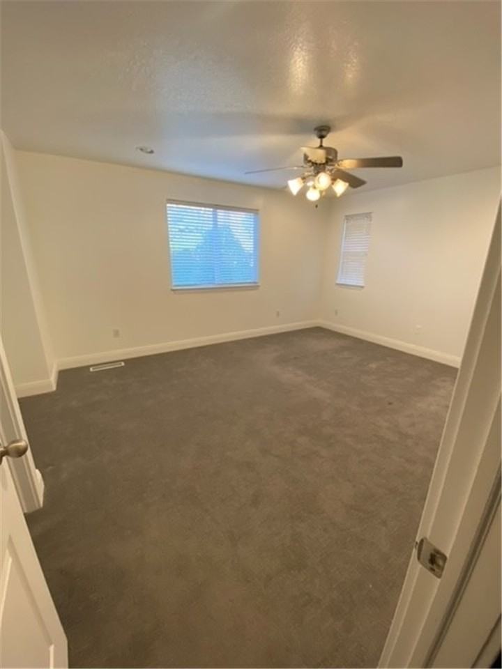 1255 Se - Photo 6 of 9