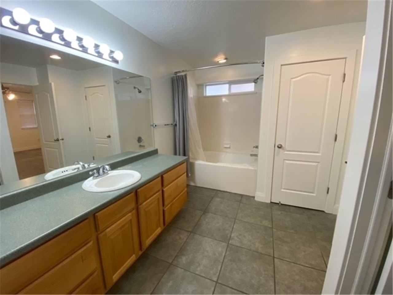 1255 Se - Photo 7 of 9