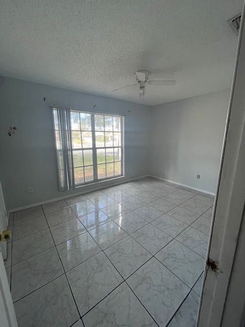 1815 Wimbledon St - Photo 3 of 9