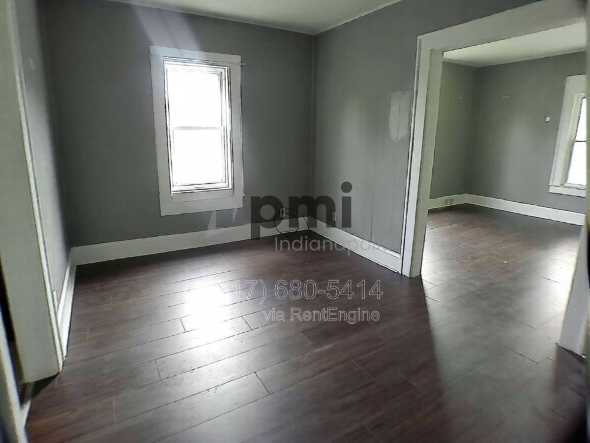 213 1 2 S Madison Ave - Photo 4 of 8