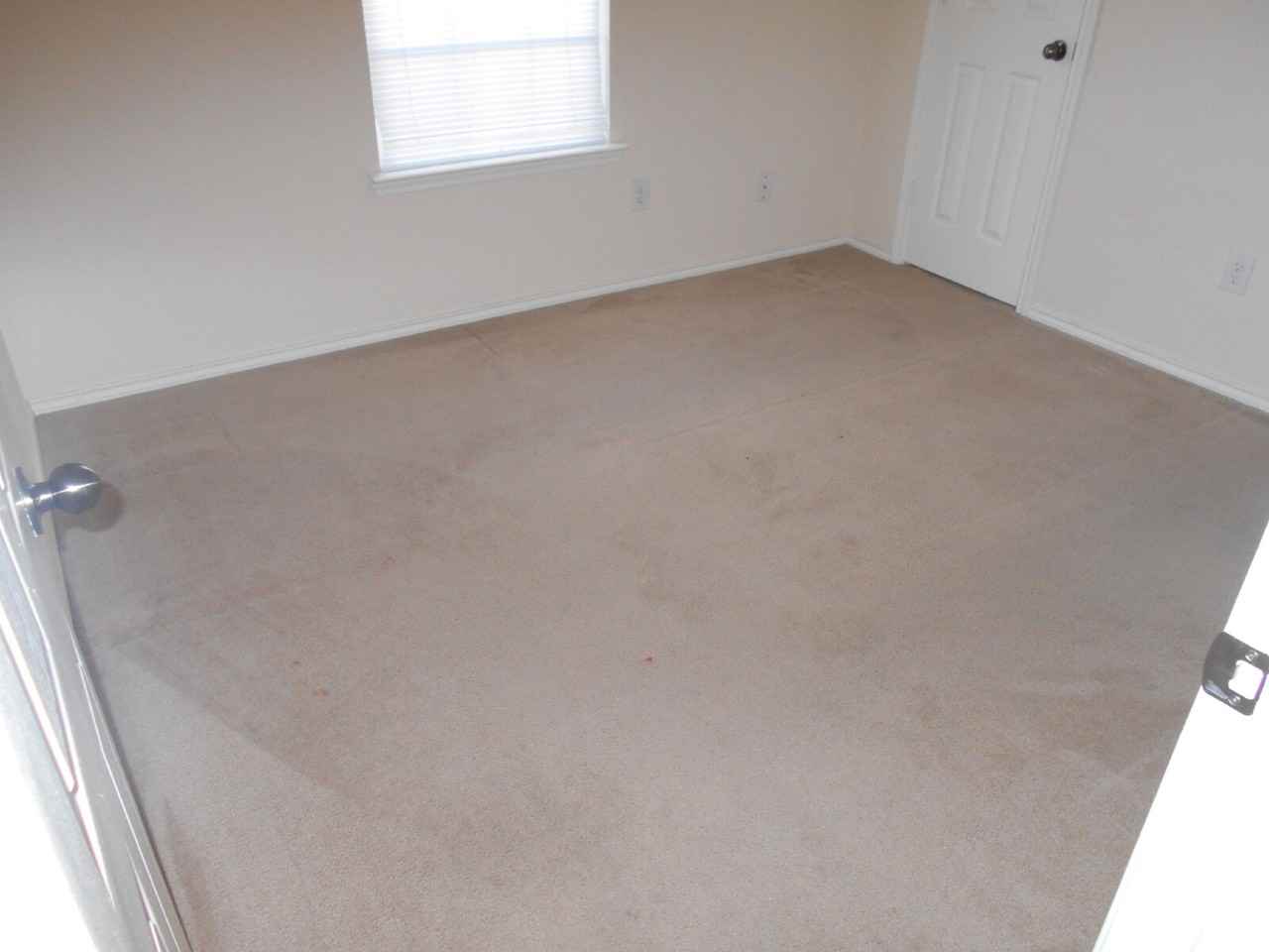 521 N Juneau Ave - Photo 3 of 11