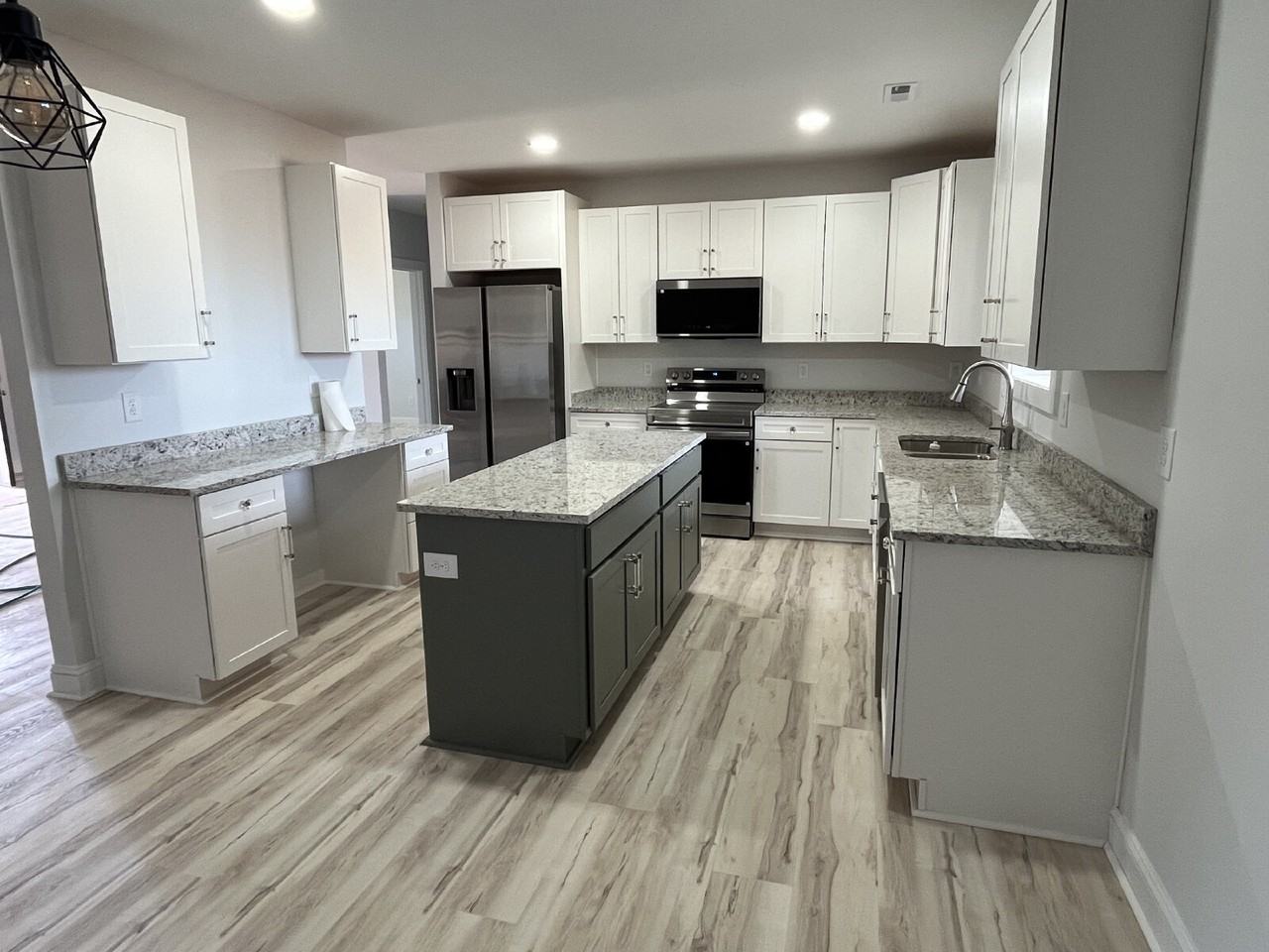 2137 Pisgah Church Rd - Photo 6 of 27