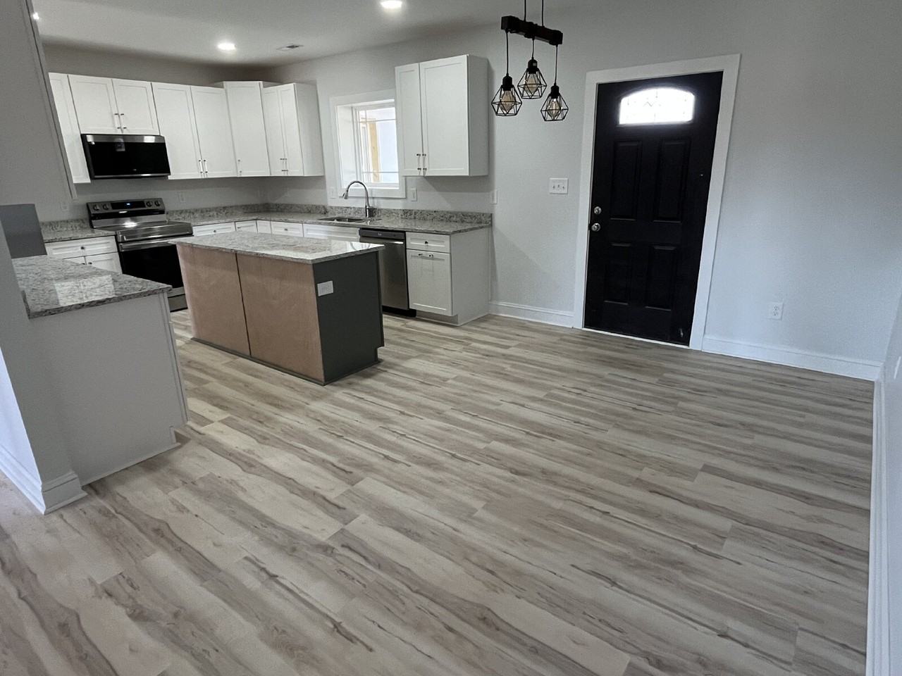 2137 Pisgah Church Rd - Photo 7 of 27