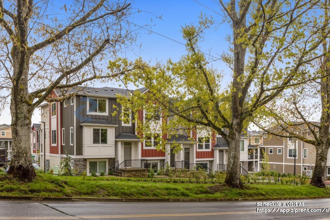 12124 Ne 194th Ct #C - Photo 2 of 35