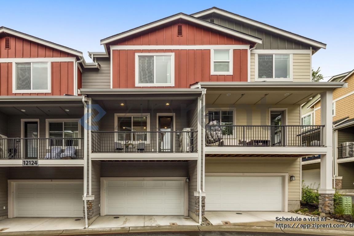 12124 Ne 194th Ct #C - Photo 3 of 35