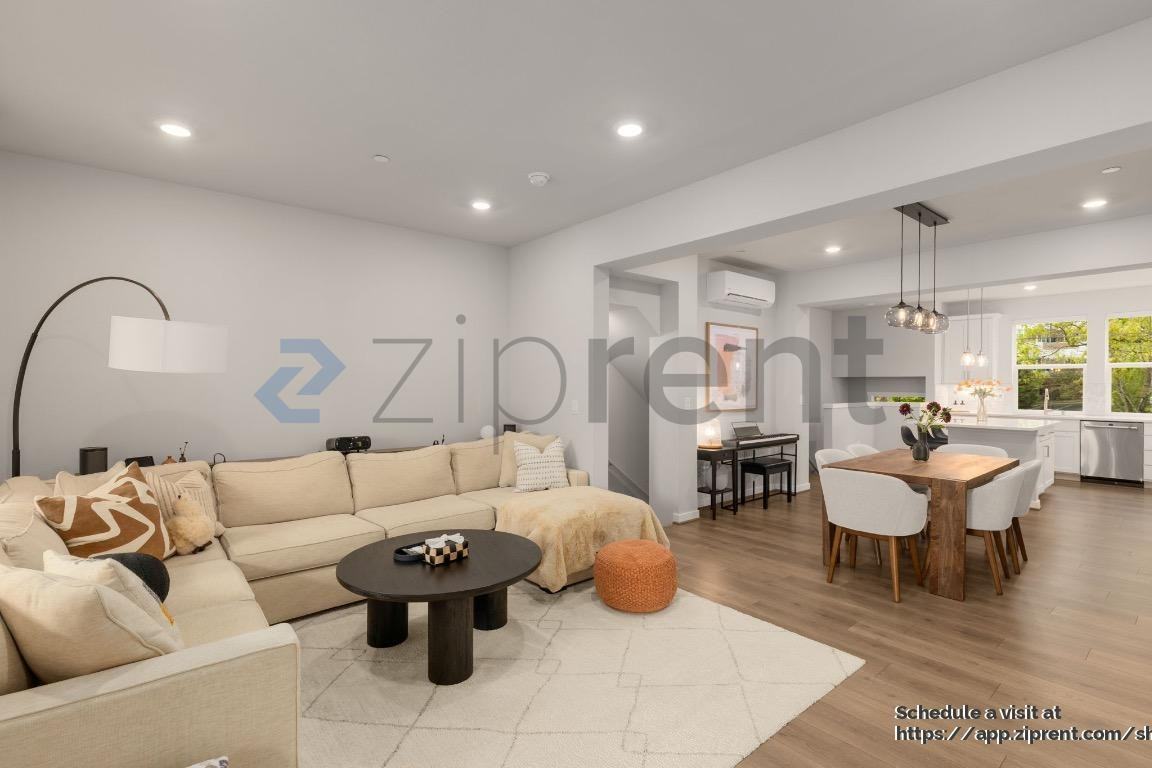 12124 Ne 194th Ct #C - Photo 5 of 35