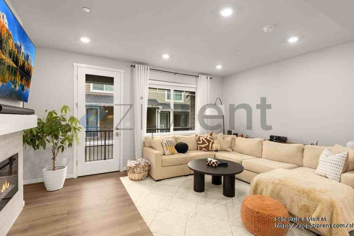 12124 Ne 194th Ct #C - Photo 6 of 35