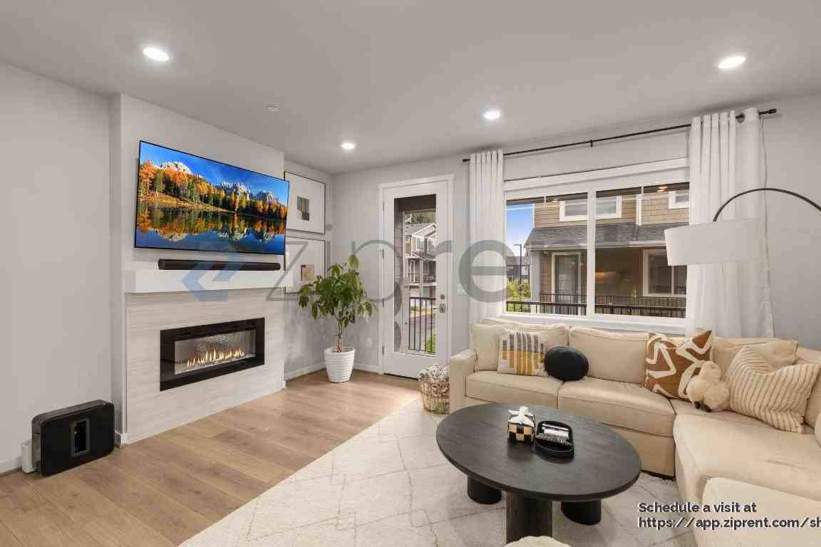 12124 Ne 194th Ct #C - Photo 7 of 35