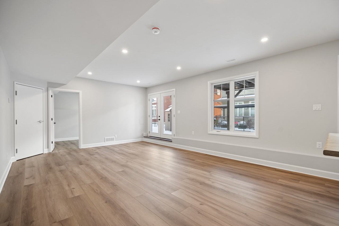 302 Rywalk Cir - Photo 2 of 19