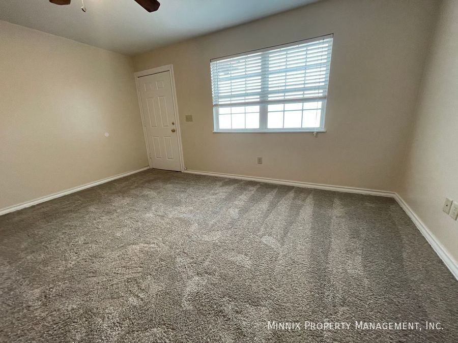 1400 5th Ave #B - Photo 4 of 16