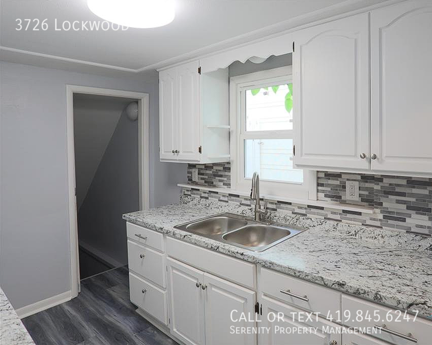 3726 Lockwood Ave - Photo 7 of 13