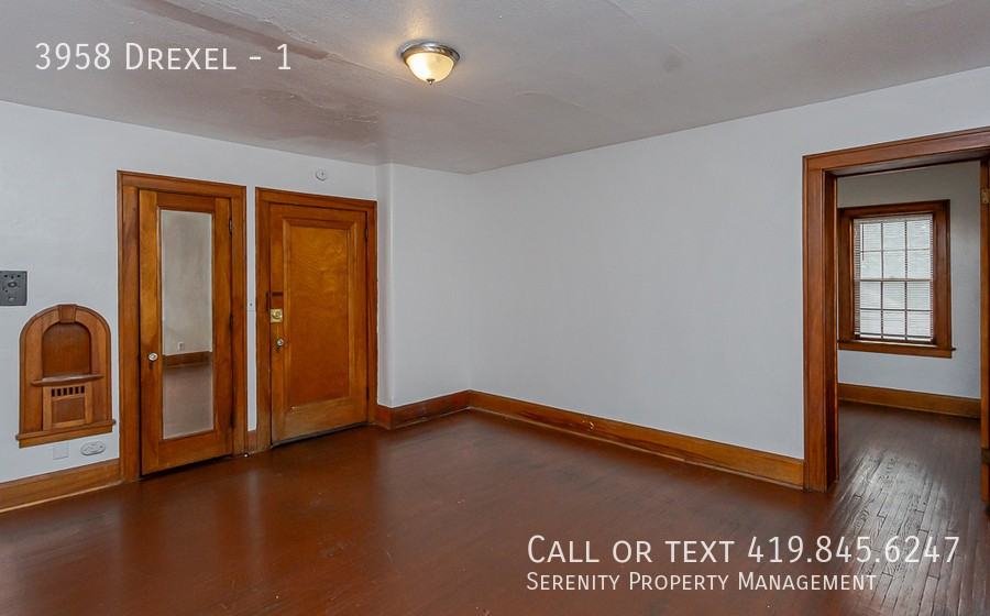 3958 Drexel Dr #1 - Photo 4 of 9