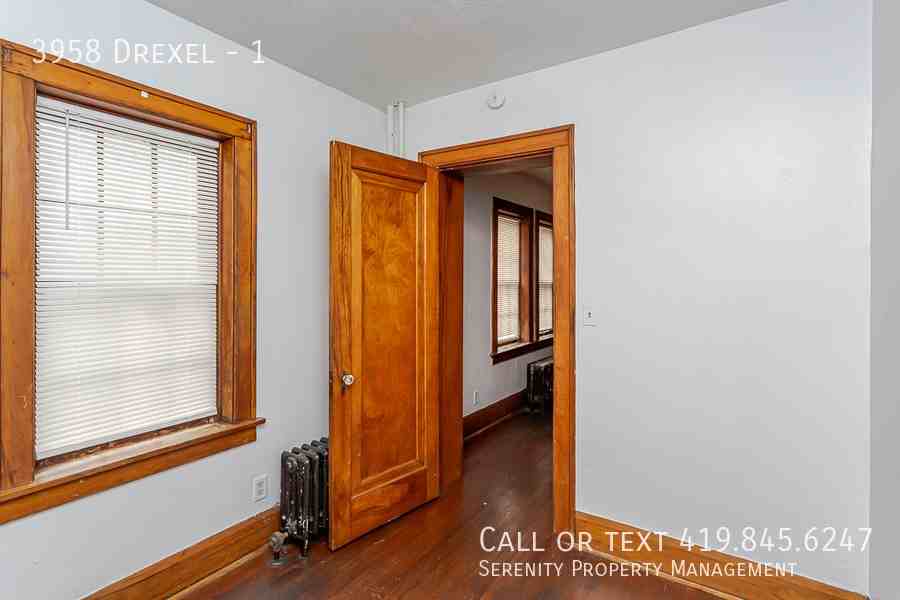 3958 Drexel Dr #1 - Photo 6 of 9