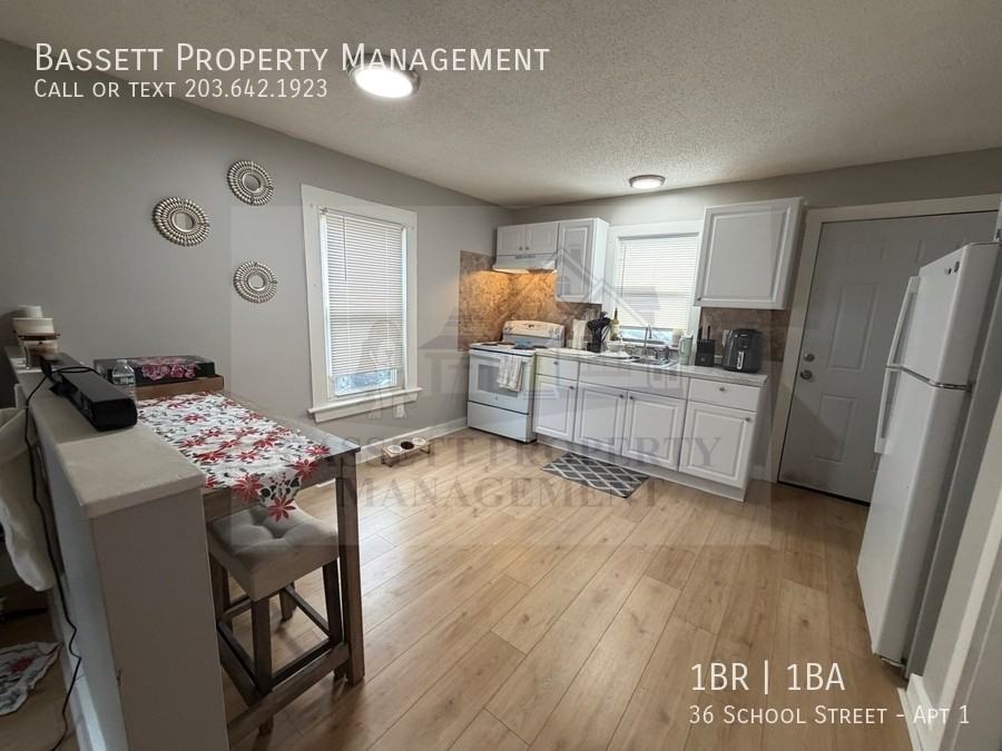 36 School St Apt 1 - Photo 3 of 17