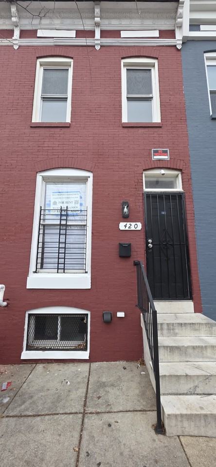 420 N Montford Ave - Photo 4 of 12