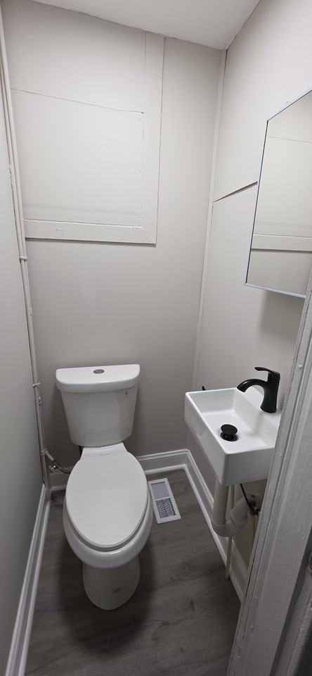 311 N Calhoun St - Photo 4 of 9