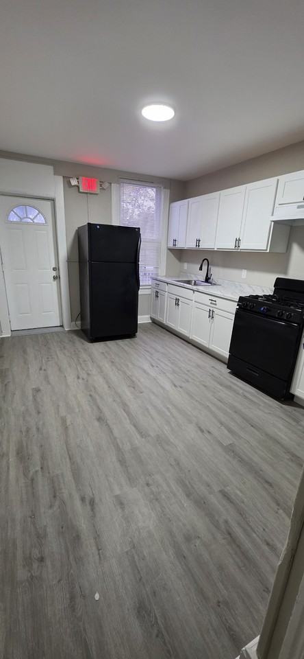 311 N Calhoun St - Photo 5 of 9