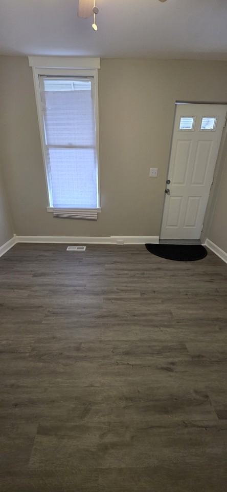 116 N Port St - Photo 3 of 11