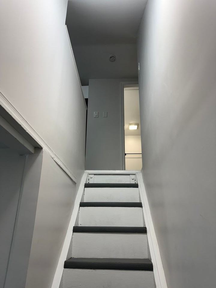 549 N Front St #R2 - Photo 6 of 18