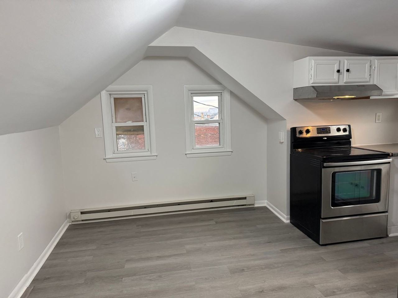 549 N Front St #R2 - Photo 7 of 18