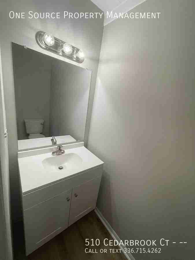 510 Cedarbrook Ct - Photo 3 of 20