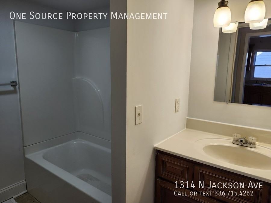 1314 N Jackson Ave - Photo 3 of 19