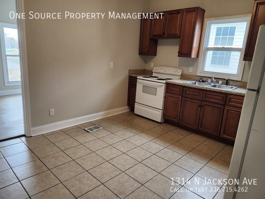 1314 N Jackson Ave - Photo 6 of 19